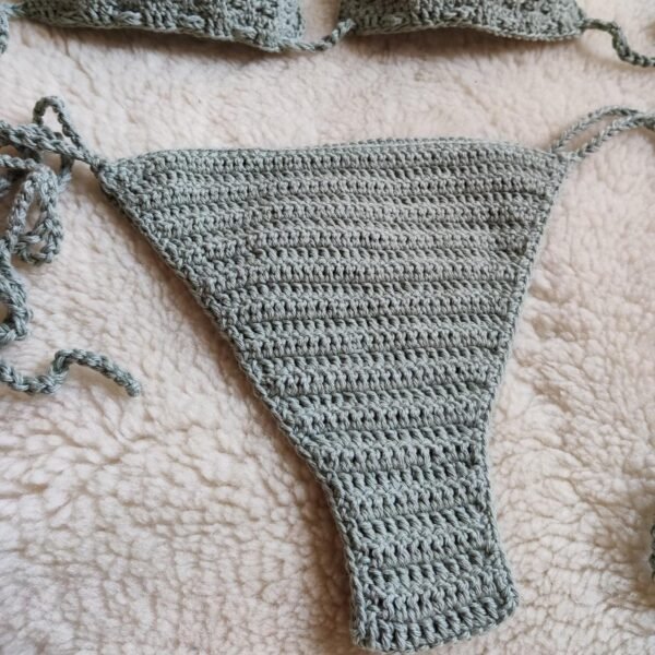 Bikini gris a crochet en hilo mercerizado - Imagen 10